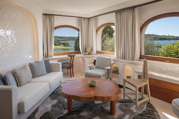 Luxury Suite, 1 King Bed, Sea View (Contemporary, Terrace)