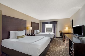 Room, 2 Queen Beds, Non Smoking, City View