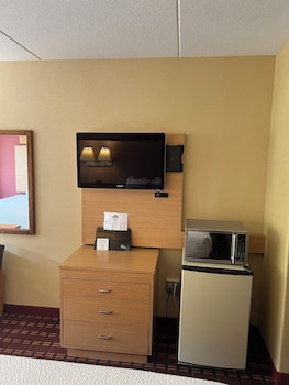 Standard Room, 2 Queen Beds, Non Smoking