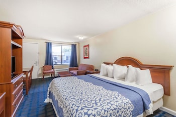Standard Room, 1 King Bed