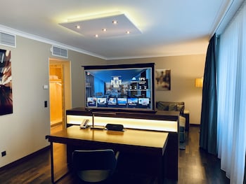 Suite, Club Lounge Access