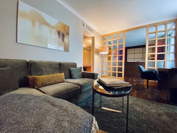 Suite, Club Lounge Access