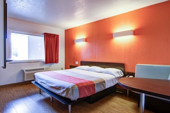 Standard Room, 1 King Bed, Non Smoking