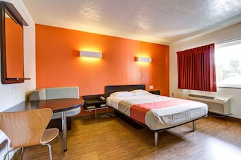 Standard Room, 1 King Bed, Smoking