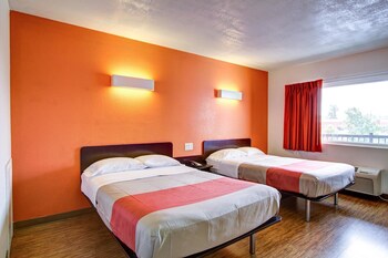 Standard Room, 2 Double Beds, Non Smoking
