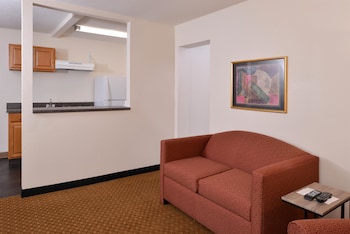 Suite, 1 Queen Bed, Non Smoking