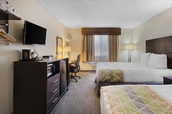 Family Suite, Multiple Beds, Non Smoking, Refrigerator & Microwave