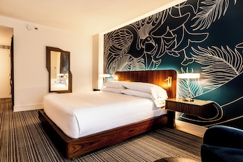 Deluxe Room, 1 King Bed
