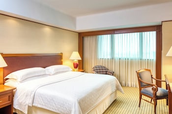 Classic Room, 1 King Bed, Tower