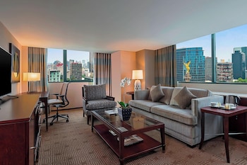 Club Suite, 1 Bedroom, Corner