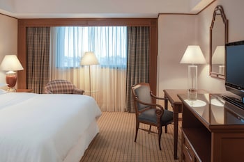 Classic Room, 1 King Bed, Tower