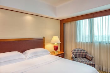 Classic Room, 1 King Bed, Tower