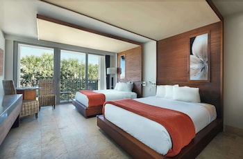 Room, 2 Double Beds (Modern)