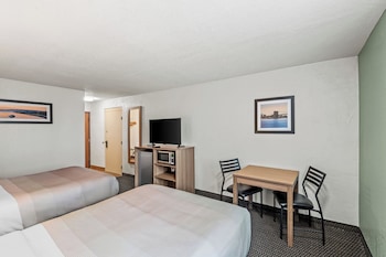 Standard Room, 2 Double Beds, Non Smoking