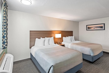 Room, 2 Queen Beds, Non Smoking