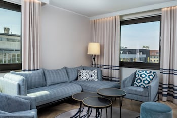 Suite, 1 Bedroom, Corner