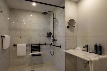 Room, 1 King Bed, Mobility Accessible