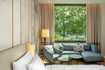 Deluxe Room, 1 King Bed