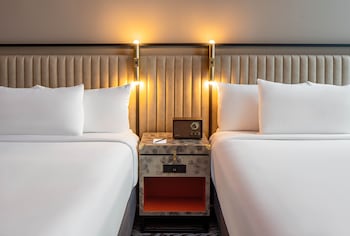 Standard Room, 2 Double Beds
