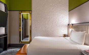 Standard Room, 1 King Bed, No Windows