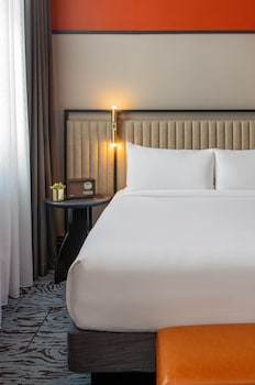 Standard Room, 1 King Bed