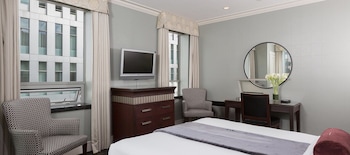 Room, 1 Queen Bed (Smart)