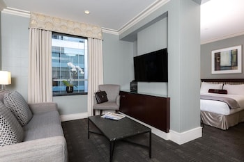 Junior Suite, 1 Queen Bed with Sofa bed