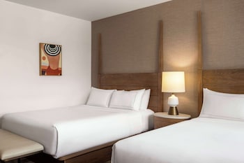 Room, 2 Queen Beds, Balcony, Partial Ocean View