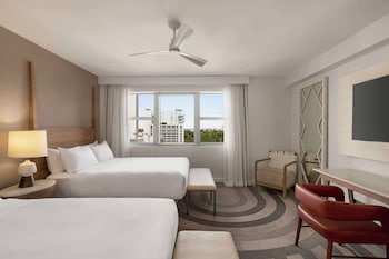 Room, 2 Queen Beds, Accessible (Mobility & Hearing, Roll-in Shower)