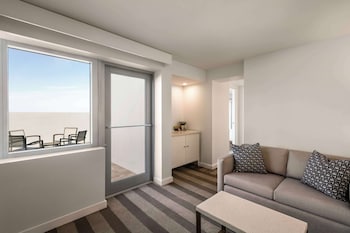 Suite, Multiple Beds, Terrace