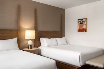 Room, 2 Queen Beds, Accessible (Mobility & Hearing, Roll-in Shower)
