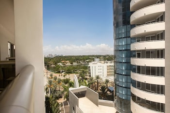 Room, 2 Queen Beds, Balcony, Partial Ocean View