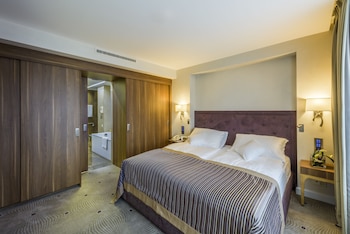 Suite, Corner (City)