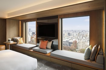 Studio, 1 King Bed, Park View