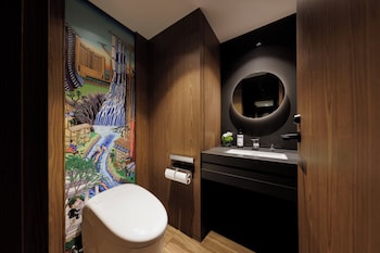 Studio, 1 King Bed, Park View