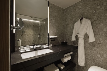 Room, 1 King Bed (High Floor)