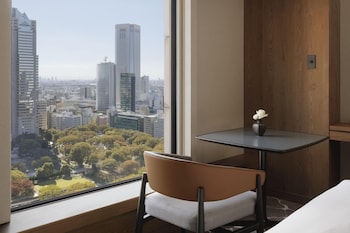 Room, 2 Twin Beds, City View