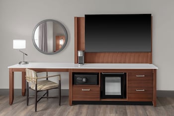 Room, 1 King Bed, Accessible, Bathtub