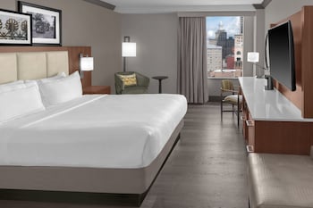 Deluxe Room, 1 King Bed