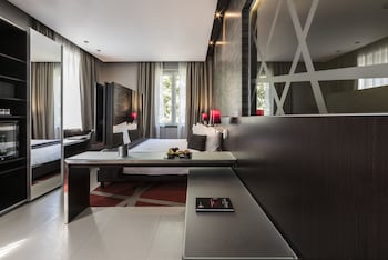 Junior Suite, 1 King Bed with Sofa bed