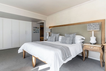 Sea and Mountain Suite