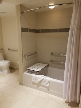 Suite, 2 Queen Beds, Accessible, Non Smoking (Roll In Shower)