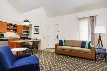 Studio, 1 Queen Bed with Sofa bed (Mobility Accessible, Tub)