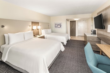 Standard Room, 2 Queen Beds, Accessible Bathtub, Balcony (Mobility)