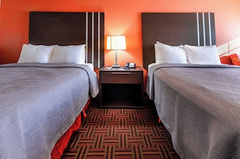 Room, 2 Queen Beds, Accessible, Non Smoking (Upgrade)