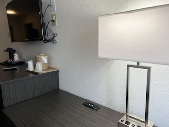 Suite, 1 King Bed, Non Smoking