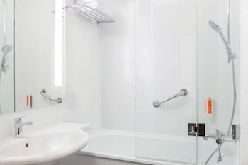 Room, Accessible (Lounge)