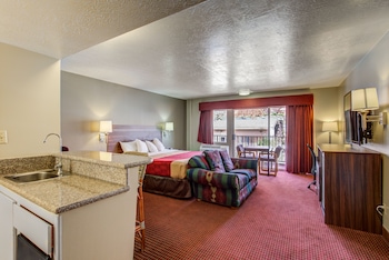 Suite, 1 King Bed, Non Smoking