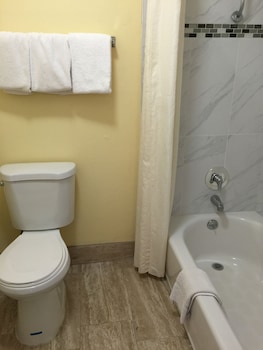 Senior Room, 1 Queen Bed, Accessible, Non Smoking