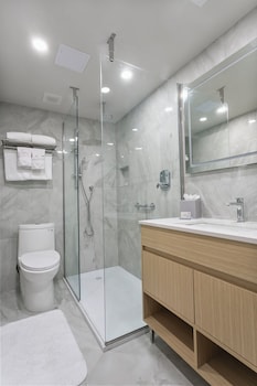 Deluxe Room, 2 Double Beds, Partial Ocean View